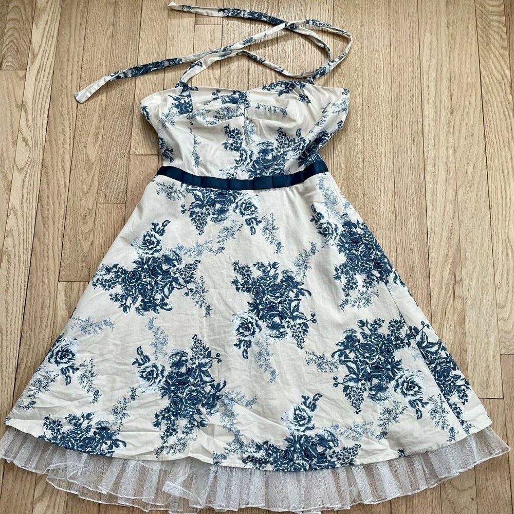 City Triangles Dress Size 9 Juniors White and Blue Floral Back Zipper Straps